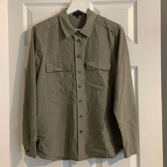 DYNAMITE - airy blouse - Picture 1 of 3